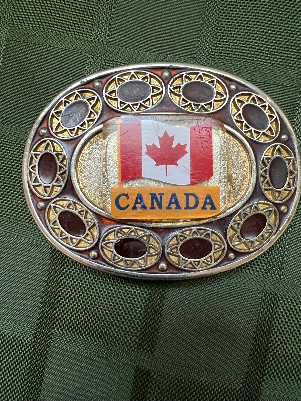 Canada Flag Oval Belt Buckle - Gold & Red